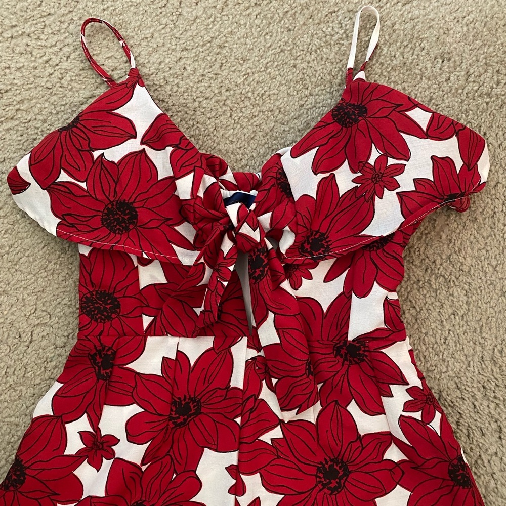 Francesca’s Floral Romper - Picture 6 of 8
